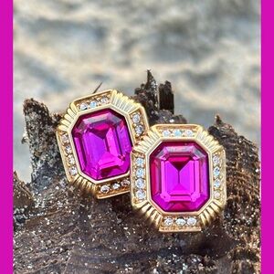Stunning Vintage Swarovski Stamped Geometric Fuchsia Pink Crystal Earrings 1970s